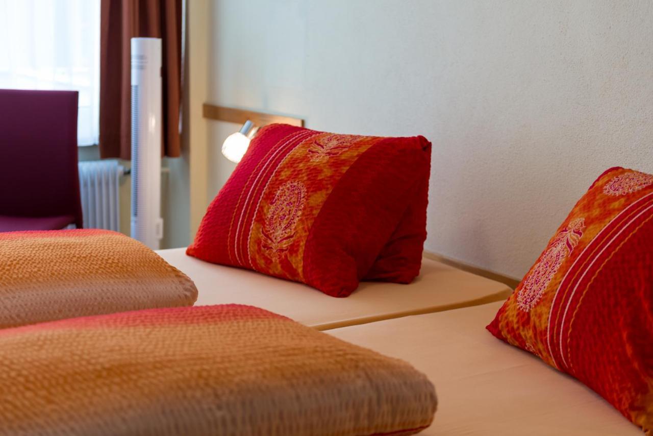Hotel Du Pont Gampel-Bratsch Экстерьер фото