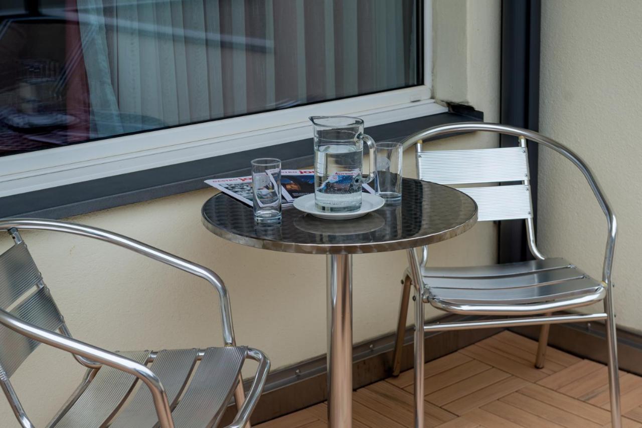 Hotel Du Pont Gampel-Bratsch Экстерьер фото